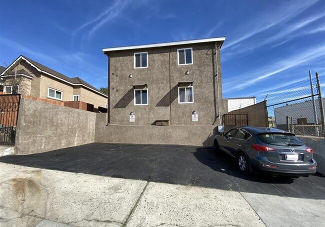 Building Photo - 29 19th St