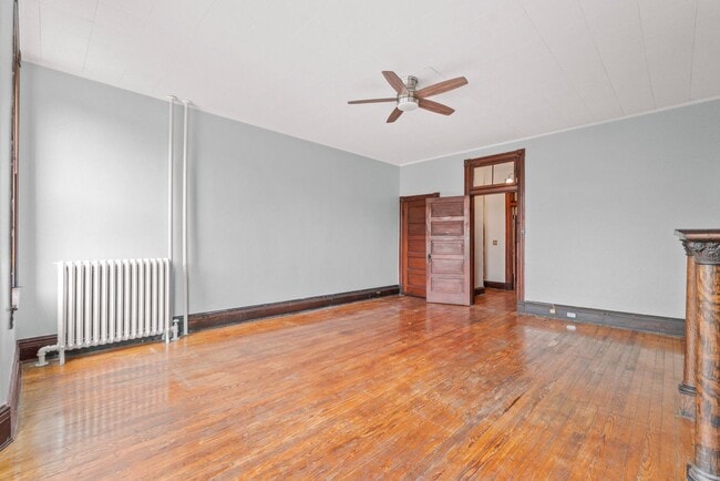 Building Photo - Spacious 6BR/2.5BA in CV AVAILABLE June 2026