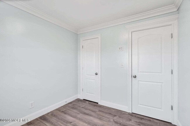 Building Photo - 905 Harrison Rd