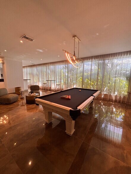 Building Photo - 1904 Monroe St