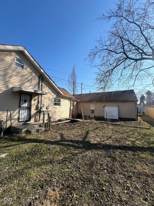 Building Photo - 1745 N Lesley Ave