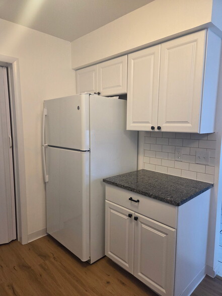 Building Photo - 104 Laurel Ct