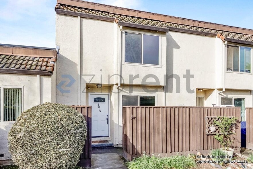 Building Photo - 1805 Primavera Dr