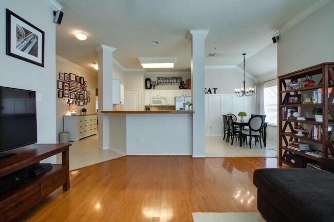 Building Photo - 6430 Plantation Ln