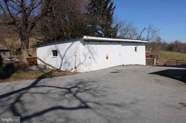 Building Photo - 627 Hammonds Mill Rd