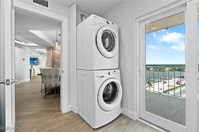 Building Photo - 9051 Gulf Shore Dr