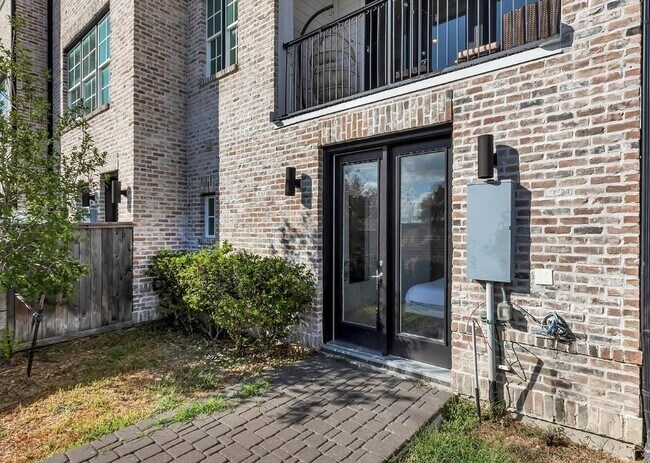 Building Photo - 4128 Willowbend Blvd