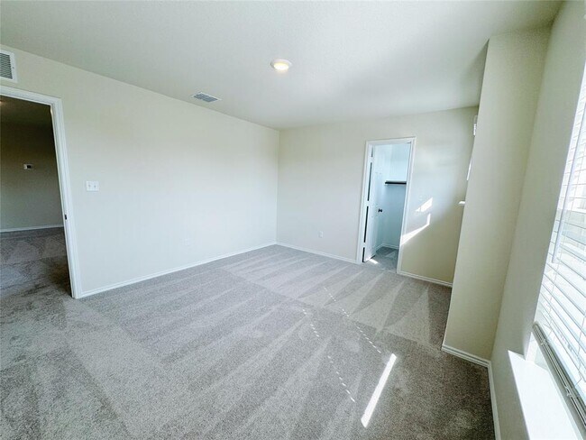Building Photo - 596 Papaya Dr