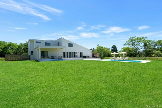 Building Photo - 420 Old Farm Rd
