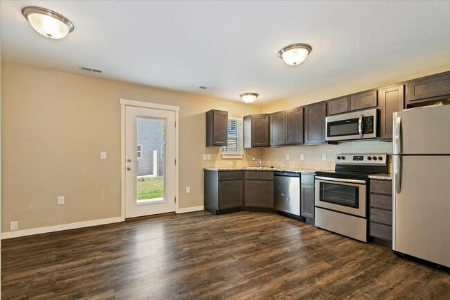 Building Photo - Timbercreek Townhomes