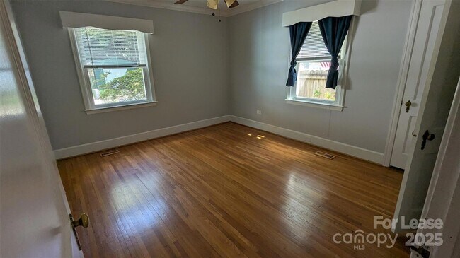 Building Photo - 1507 Woodland Dr