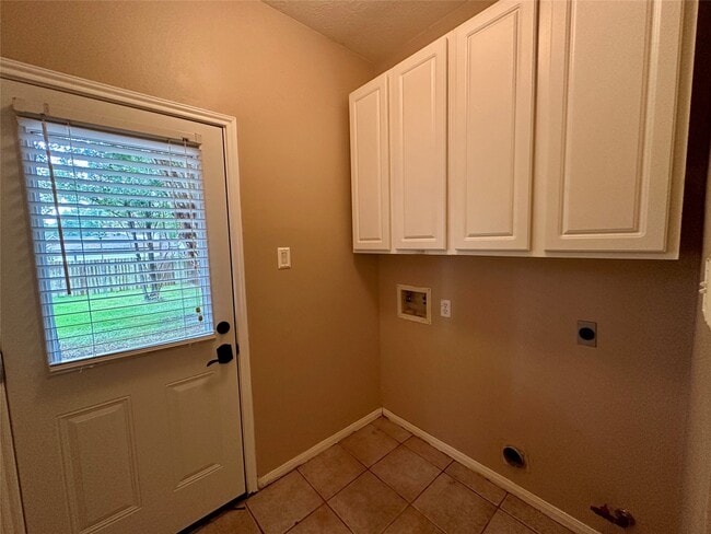 Building Photo - 24835 Baywick Dr