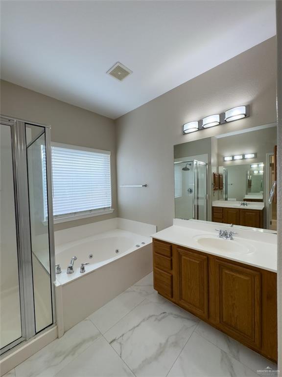 Building Photo - 37 San Sebastian St