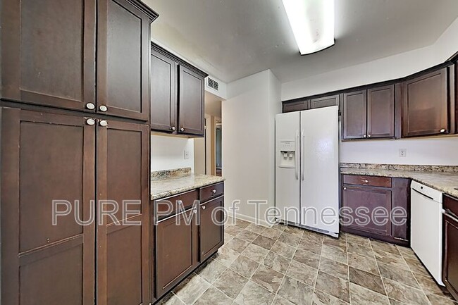 Building Photo - 555 N Dupont Ave