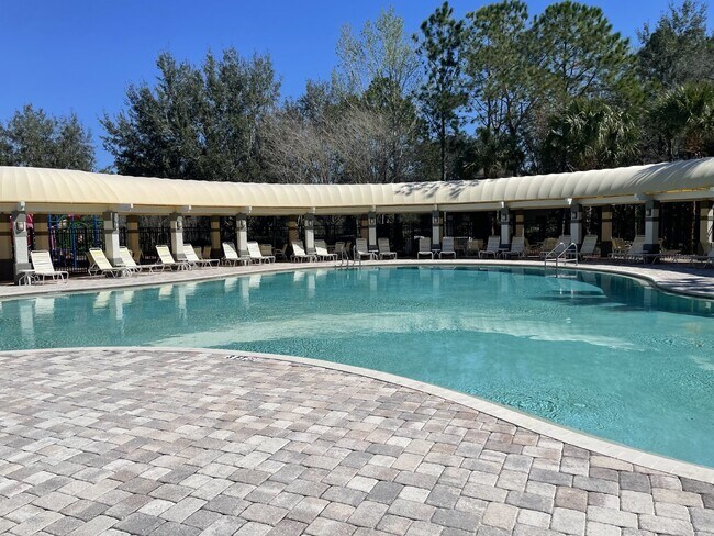 Building Photo - 3 Bedroom, 2 Bath Available Now in Beautif...