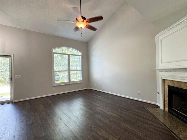 Building Photo - 3331 Serenade Ct