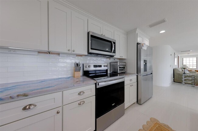 Building Photo - 326 176th Ave Cir