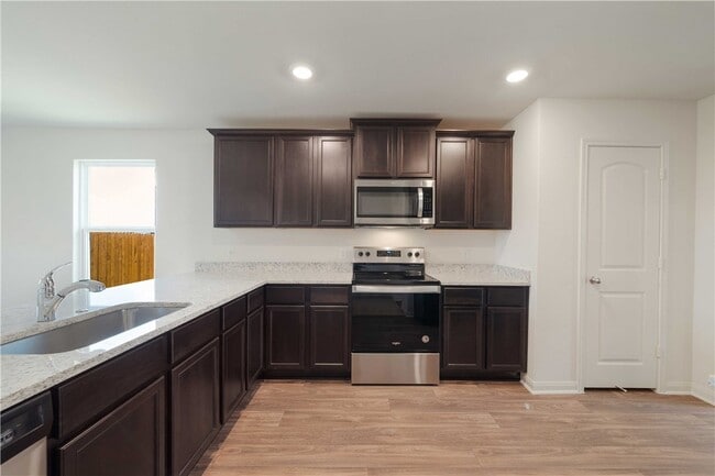 Building Photo - 18501 Quiet Range Dr