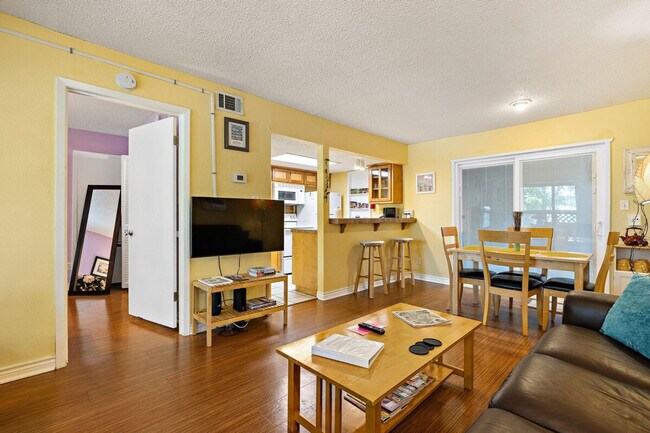 Building Photo - 2204 Trailside Dr