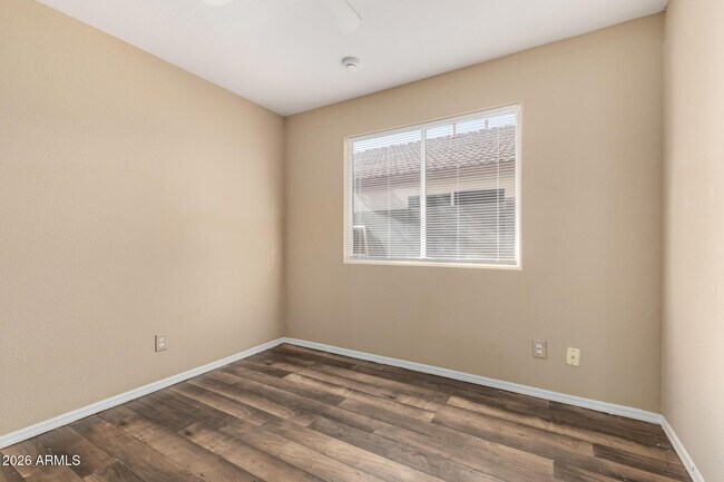 Building Photo - 8642 W Laurel Ln