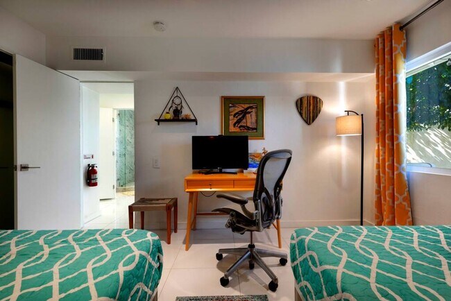Building Photo - Amarillo House (Monthly Only - No Long Term)
