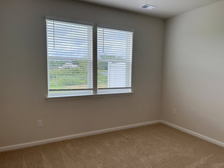 Building Photo - 39123 Sail Away Ln