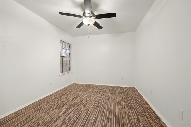 Building Photo - 1411 Gracy Farms Ln