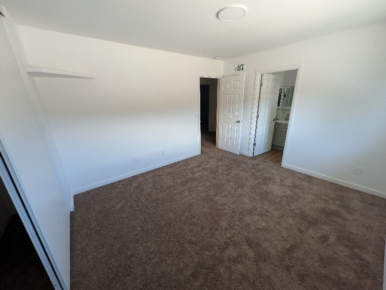 Building Photo - 13602 Cypress Ave