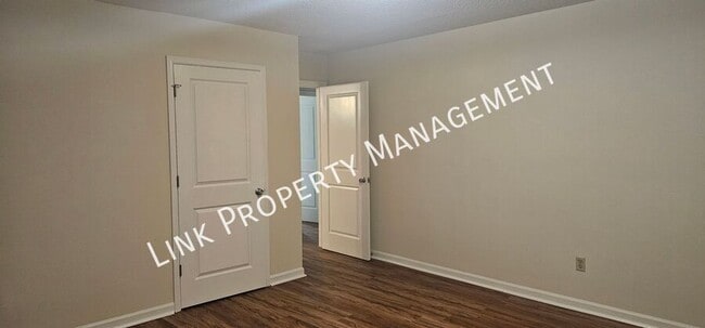 Building Photo - 5101 N Moore Ln