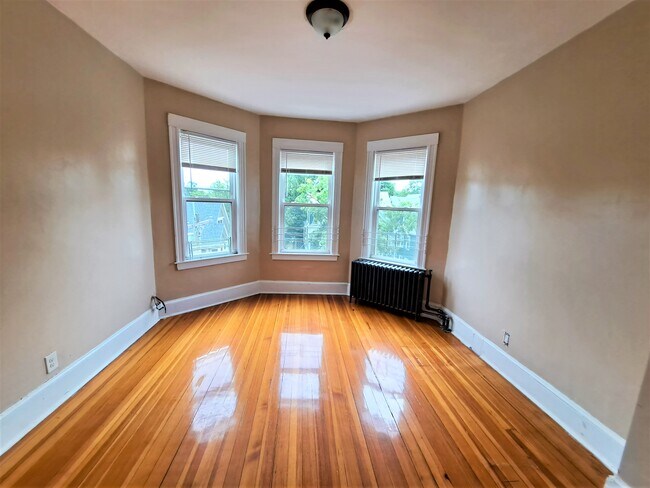 Building Photo - 92 Waumbeck St