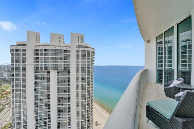 Building Photo - 18101 Collins Ave