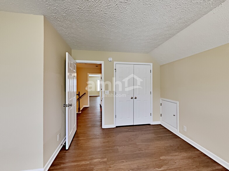 Building Photo - 3532 Dorothy Dr