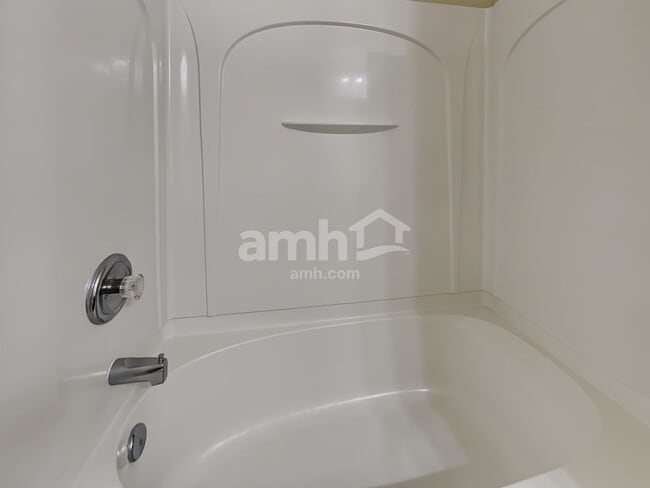 Building Photo - 5069 Carrington Ct