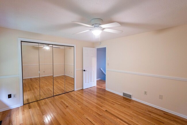 Building Photo - 166 Natchaug Dr