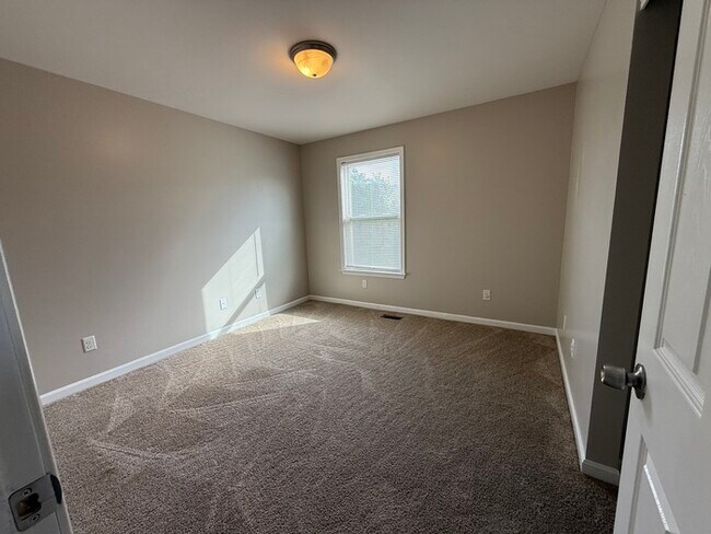 Building Photo - Single Family Home