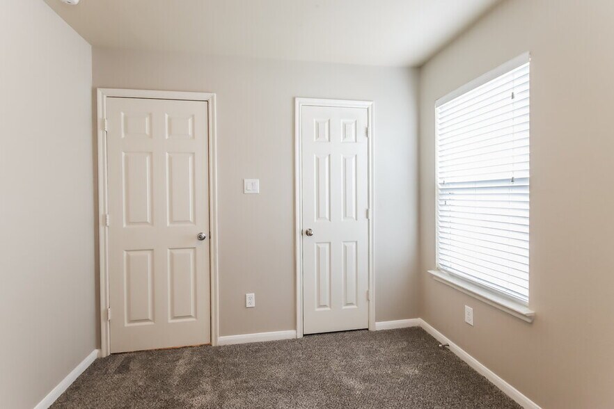 Building Photo - 18706 Walden Glen Cir