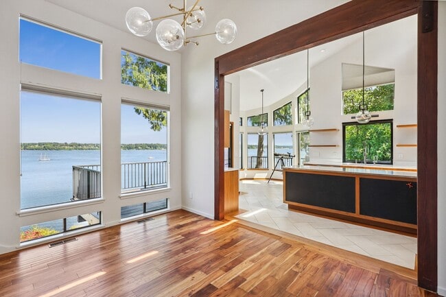 Building Photo - Stunning 3,146 Sq. Ft. Olympia Waterfront ...