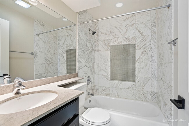 Building Photo - 3900 N Pine Grove Ave