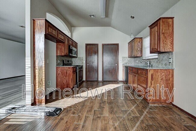 Building Photo - 16416 Oconee Creek Dr