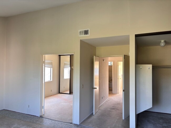 Building Photo - 3 bedrooms townhome in Chula Vista CA - Terranova Area