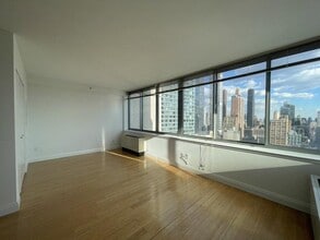 Building Photo - 1 bedroom in New York NY 10001
