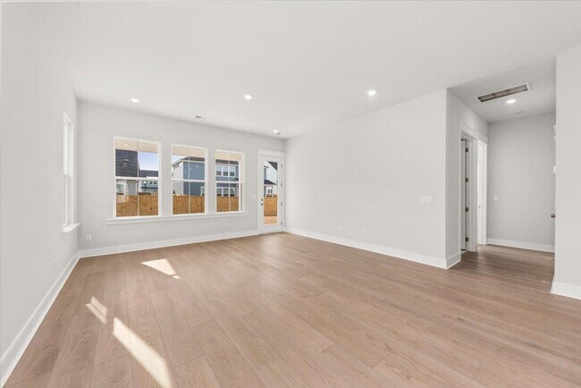 Building Photo - 437 Parish Farms Dr