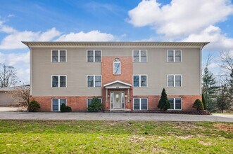 Building Photo - Love Creek
