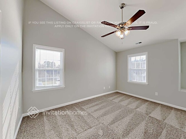 Building Photo - 402 Zircon Ln