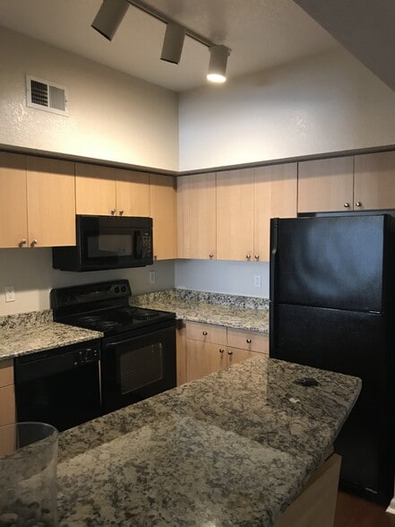Kitchen - 520 S Armenia Ave