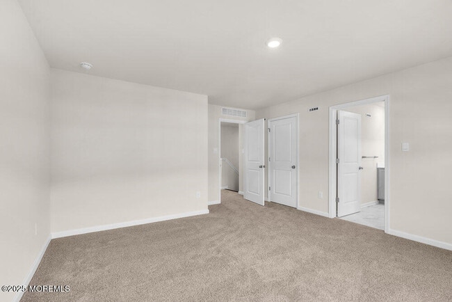 Building Photo - 8 Rothbury Ct