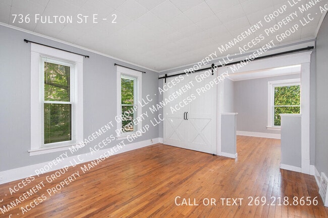 Building Photo - 736 Fulton St E