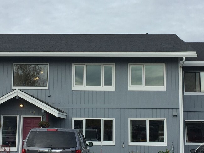 Building Photo - 193 Palace Cir