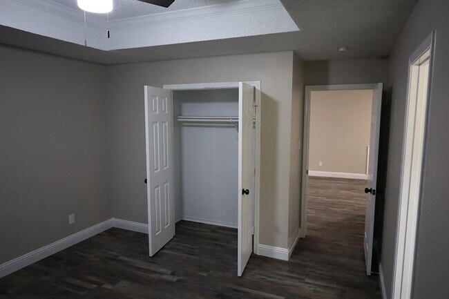Building Photo - 707 Inglewood Trail