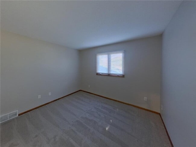 Building Photo - 931 Market St S